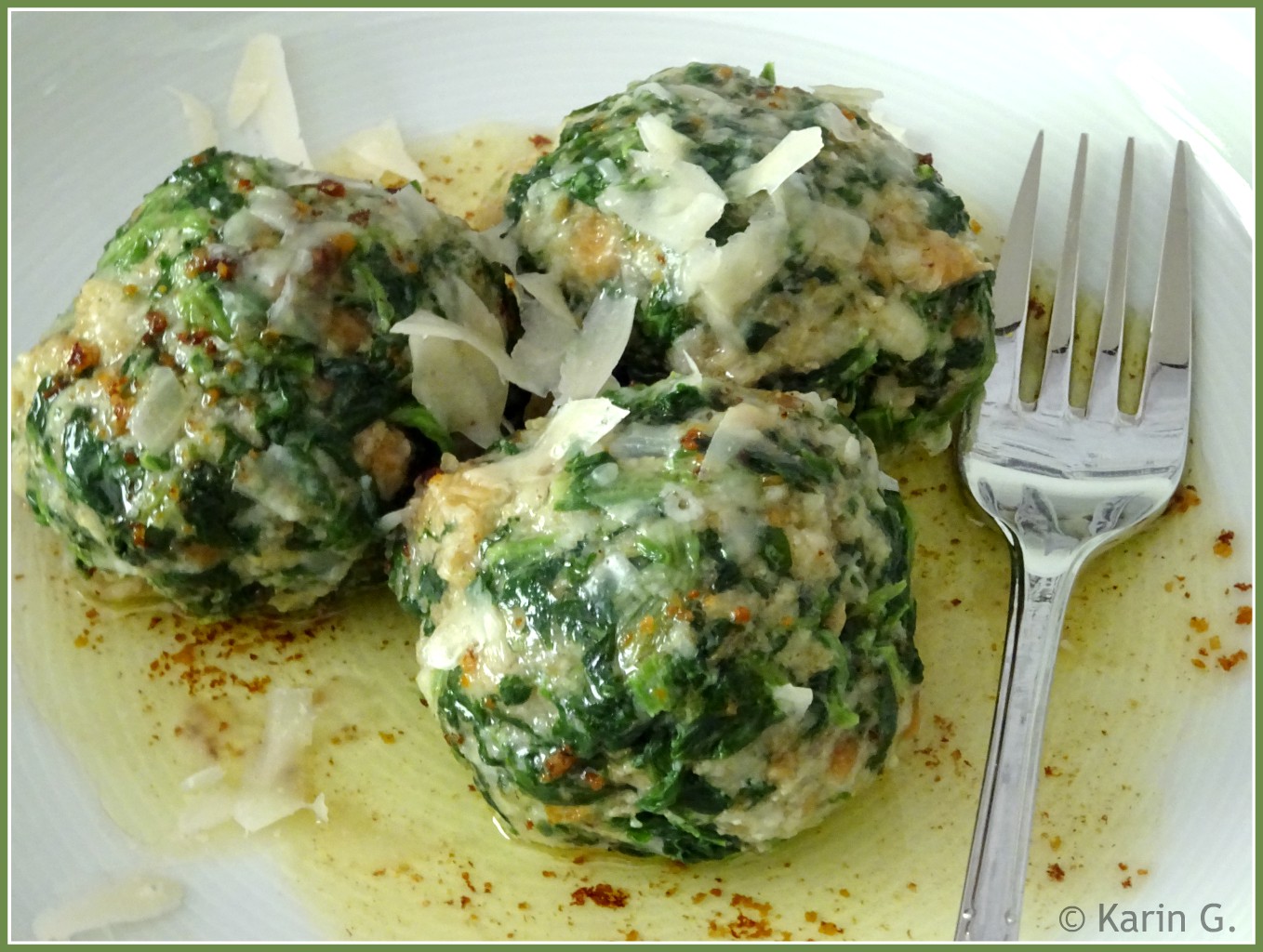ich hab da mal was ausprobiert: meine Spinatknödel mit Brauner Butter ... ich hab da mal was ausprobiert: meine Spinatknödel mit Brauner Butter ...