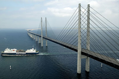 El pont que connecta Dinamarca i Suècia El pont que connecta Dinamarca i Suècia