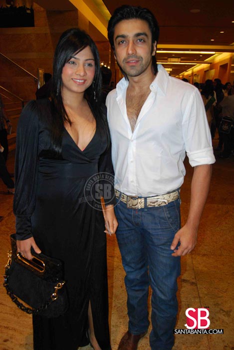 Films Pictures: Aashish Chaudhary Wife