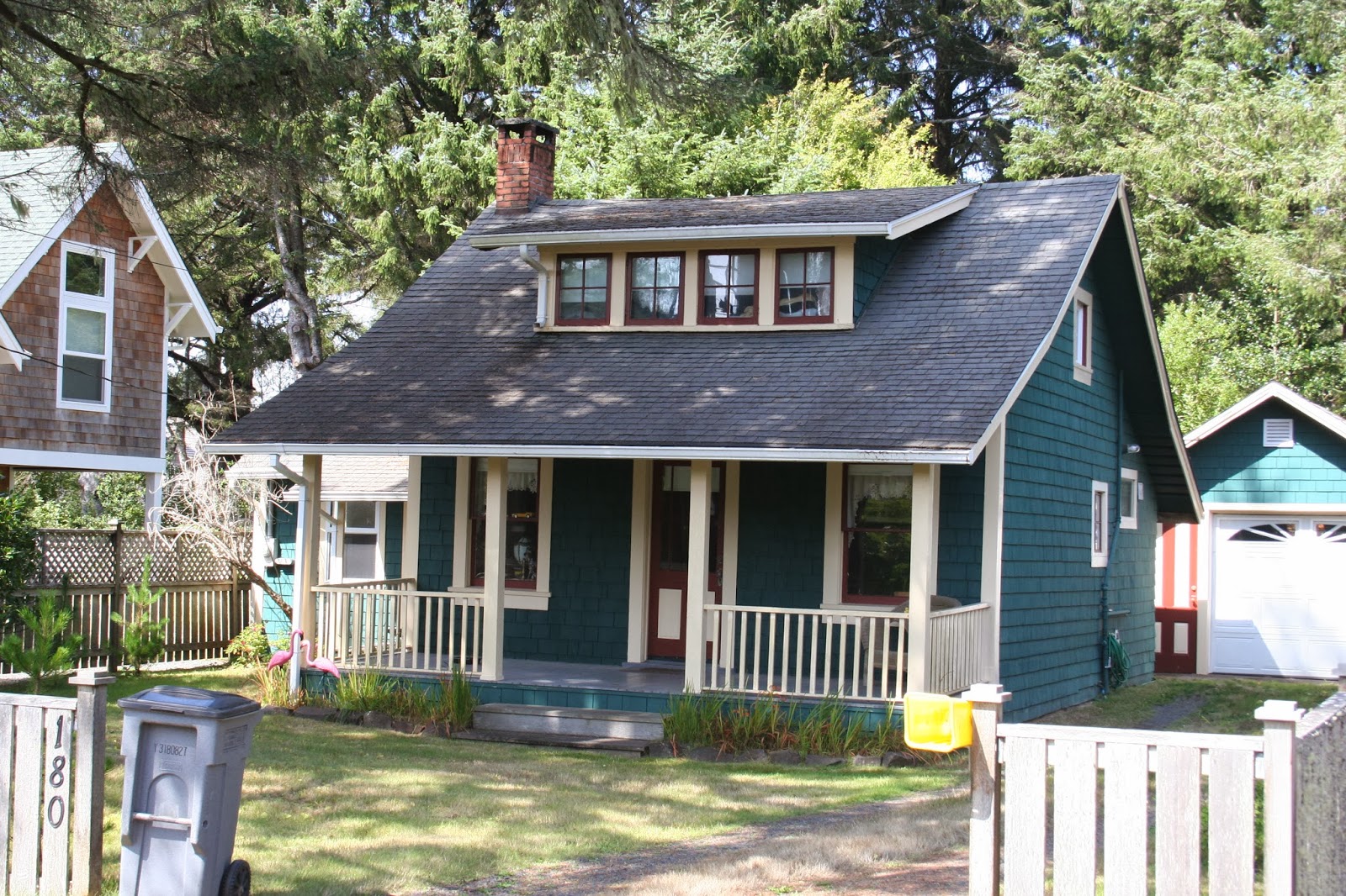 HomeCountry JUST BIG ENOUGH THE AMERICAN BUNGALOW