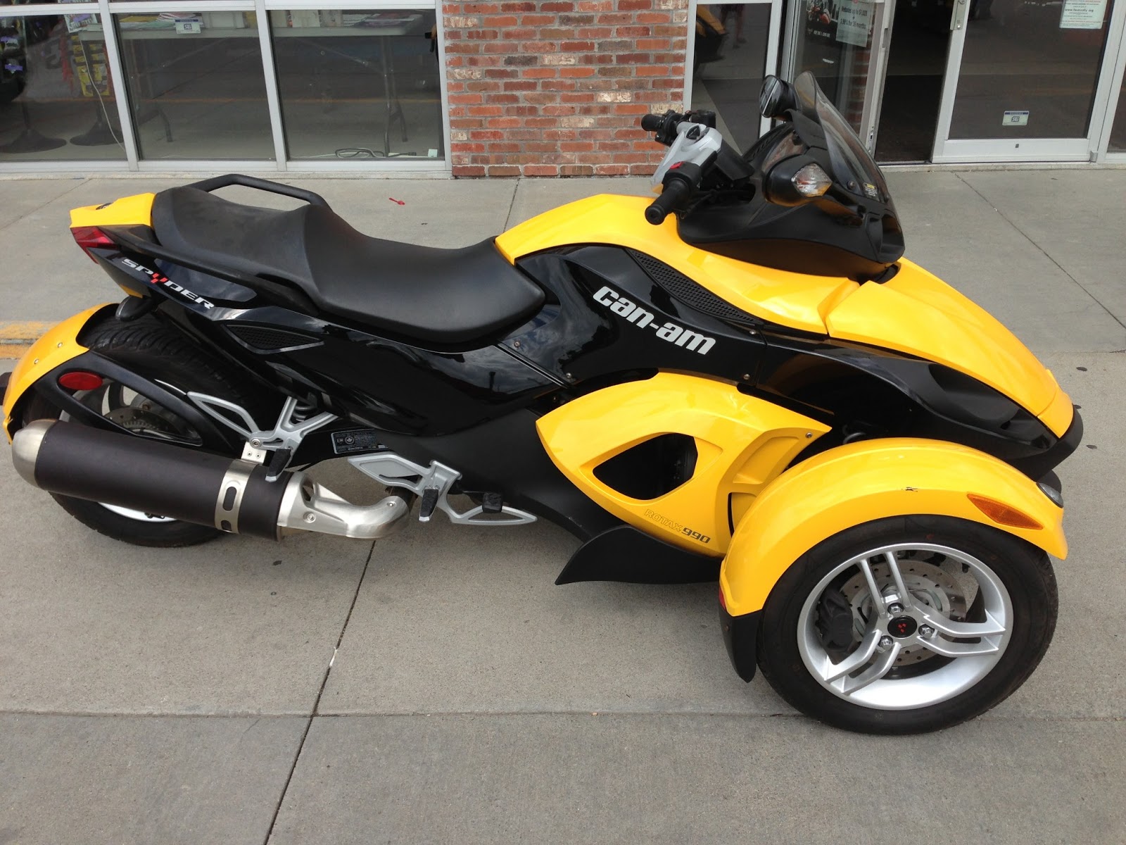 Jockey Shift CanAm Spyder Test Ride