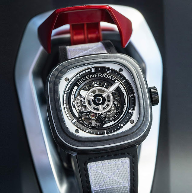 SEVENFRIDAY P3C / 07 Белый карбон