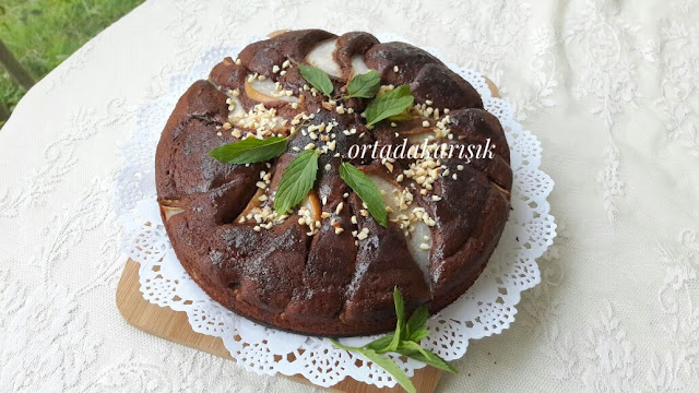 ORTADA KARIŞIK ARMUTLU KAKAOLU KEK NASIL YAPILIR