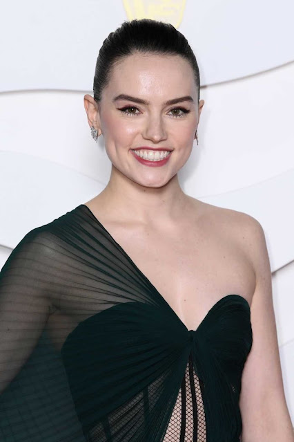Sexy pics of daisy ridley