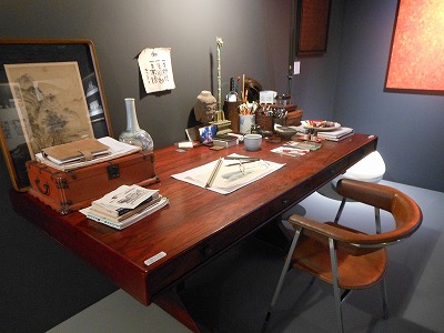 自然界で動物が残した足跡や痕跡を解読する方法を学びましょう