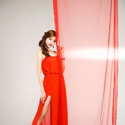 Han Song Yee &ndash; Hot Red Foto 12