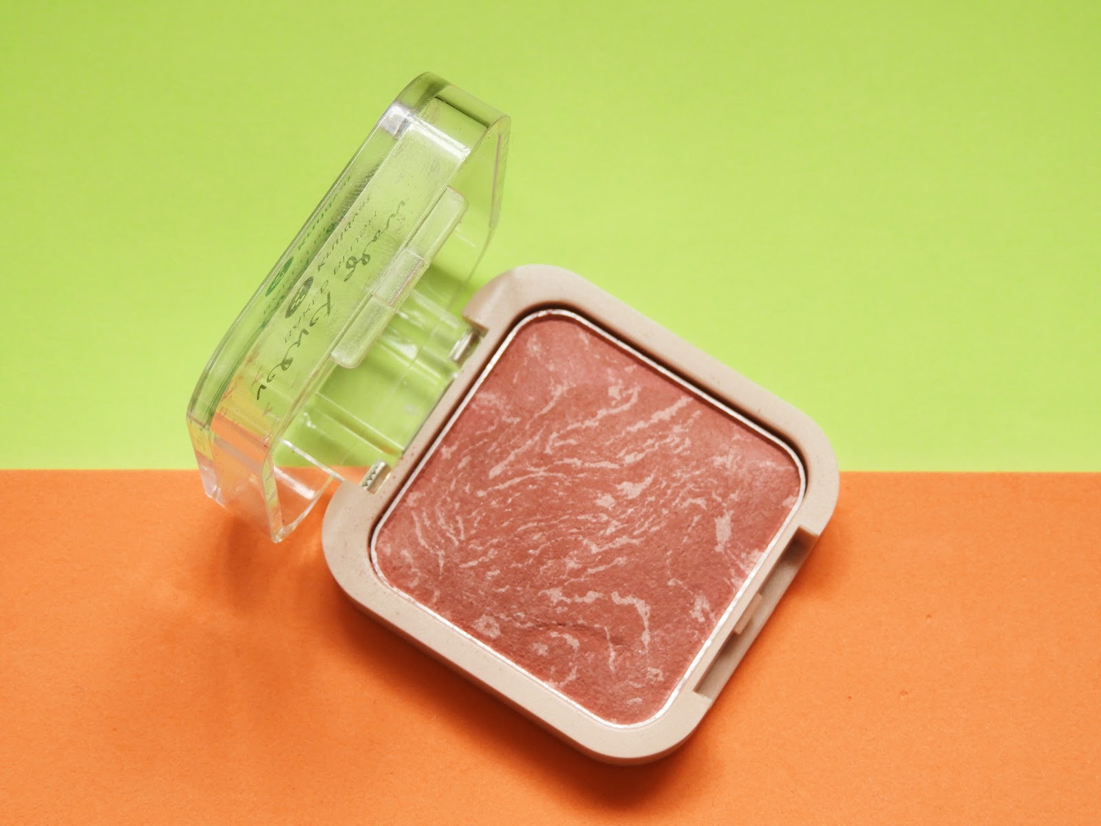 Kruidvat makeup concealer, setting spray & blush review Irispraat.nl