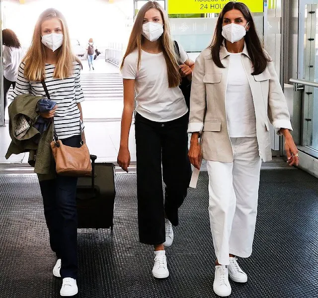 Crown Princess Leonor, King Felipe, Queen Letizia and Infanta Sofia. Crown Princess Elisabeth and Princess Alexia