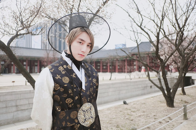 Loạt ảnh Sơn Tùng M-TP siêu điển trai với phong cách cổ trang Hàn Quốc