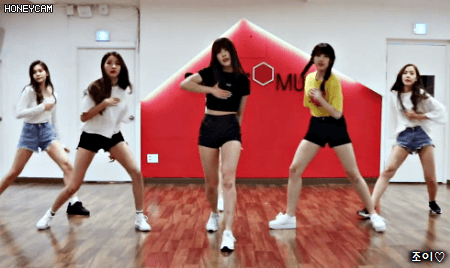 여자친구 귀를 기울이면 연습실 댄스 움짤.gif | 인스티즈