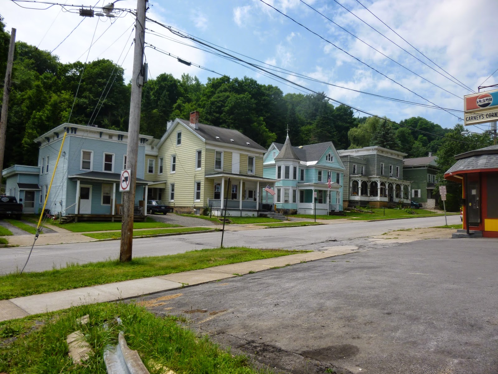 seniors walking across america POST 1371; JULY 06, 2014; LITTLE FALLS