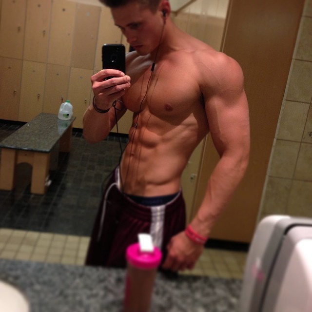 straight-baited-selfie-alex-vanderlin-shirtless-young-bro-abs-big-pecs