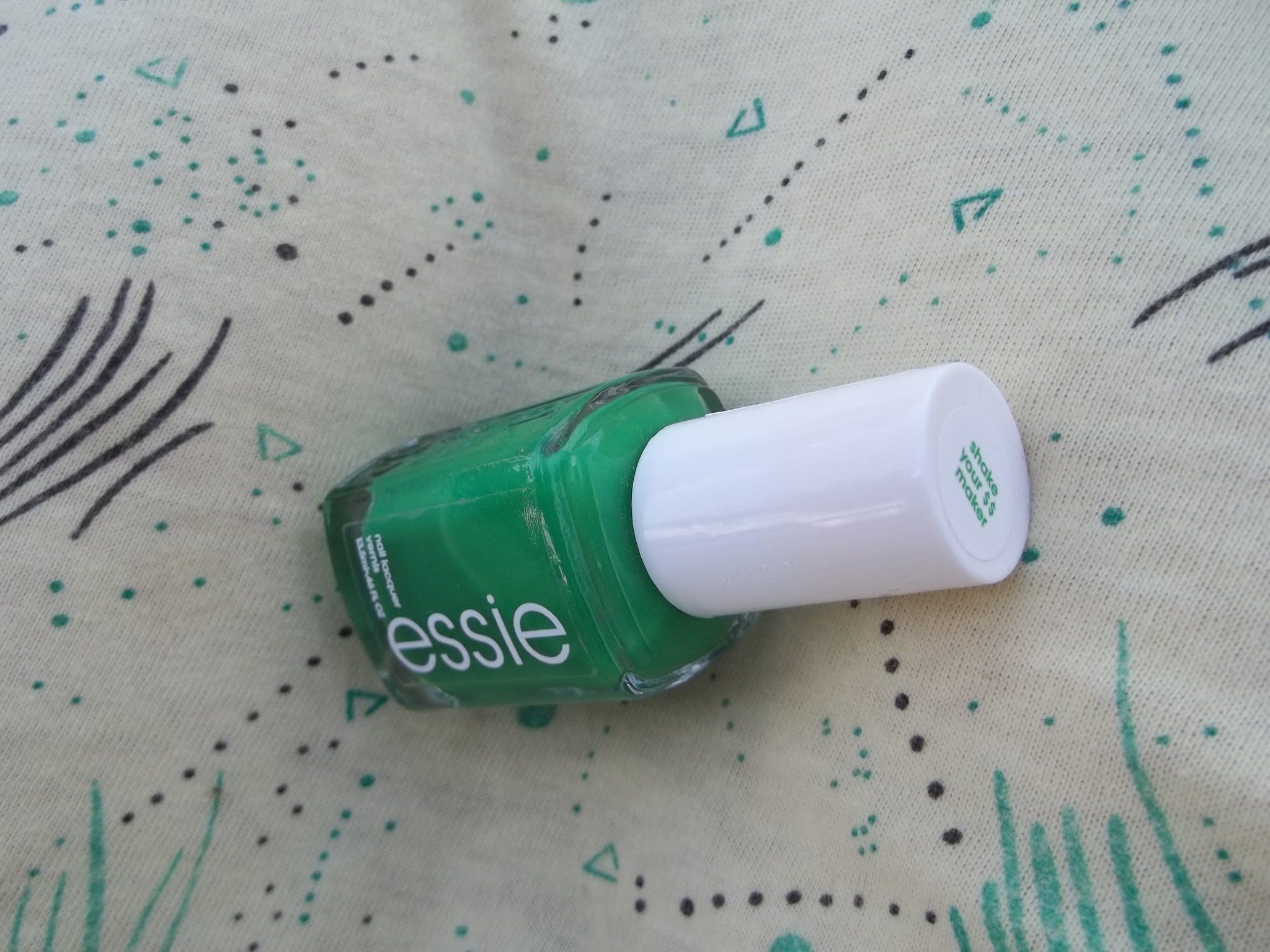 Green nails - Essie 1019 Hit czy Kit ??