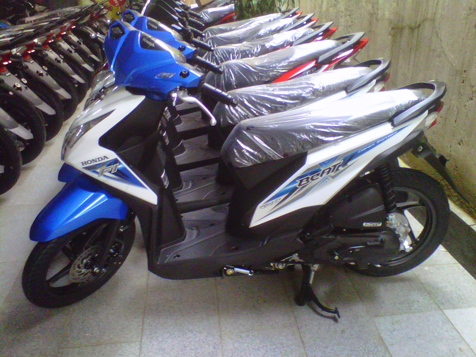 Koleksi 70 Modifikasi Motor Honda Beat Putih Biru Terbaru Pojok