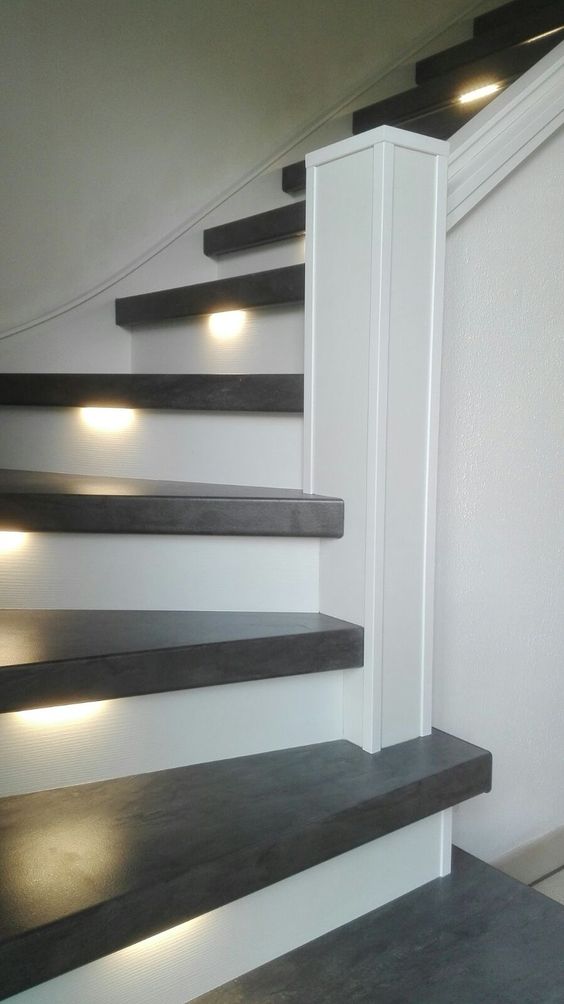 Iluminación en escaleras - SKPlus