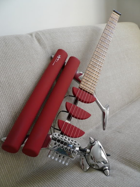 weird-guitar-1.jpg