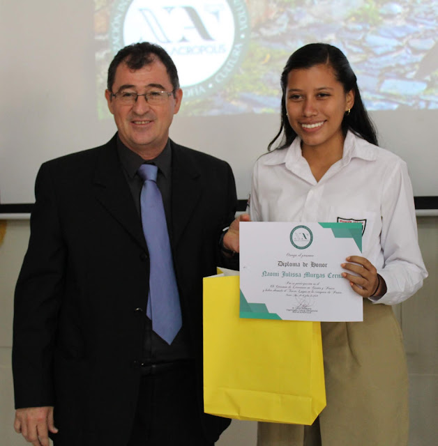 Ganadores de Becas Universitarias del Certamen de Literatura de Nueva Acrópolis Santa Ana, El Salvador