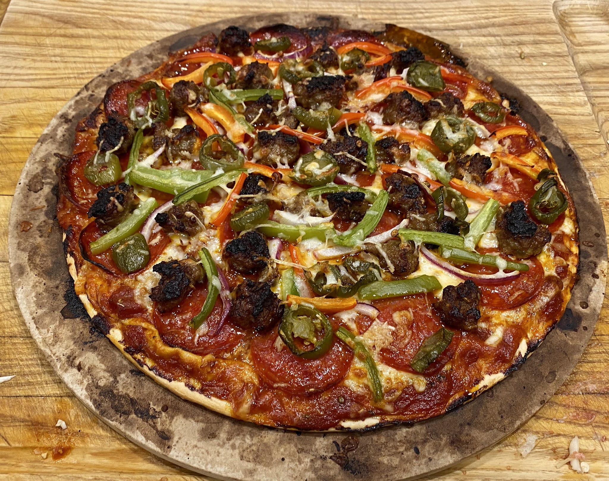 GREAT EATS HAWAII LOW CARB SAUSAGE AND PEPPERONI PIZZA