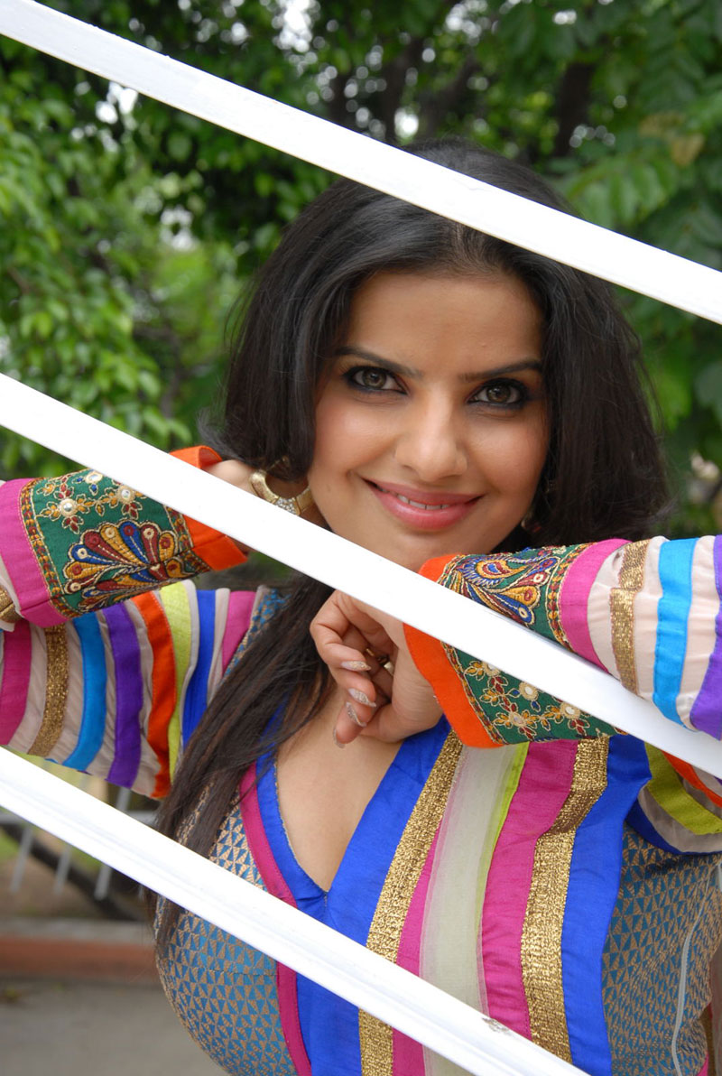 Madhu Srma Ka Sex Imes - MADHU SHARMA - Telugu Actress Wonderful Cute Photoshoots Gallery | Bollymira
