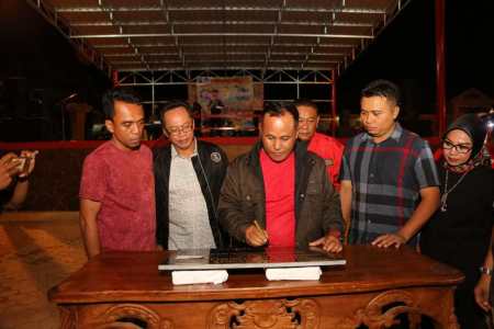 Plt. Bupati Nanang Ermanto Resmikan Taman Gor Way Handak (GWH) Dengan Mengelar Pangung Hiburan Untuk Korban Tsunami.