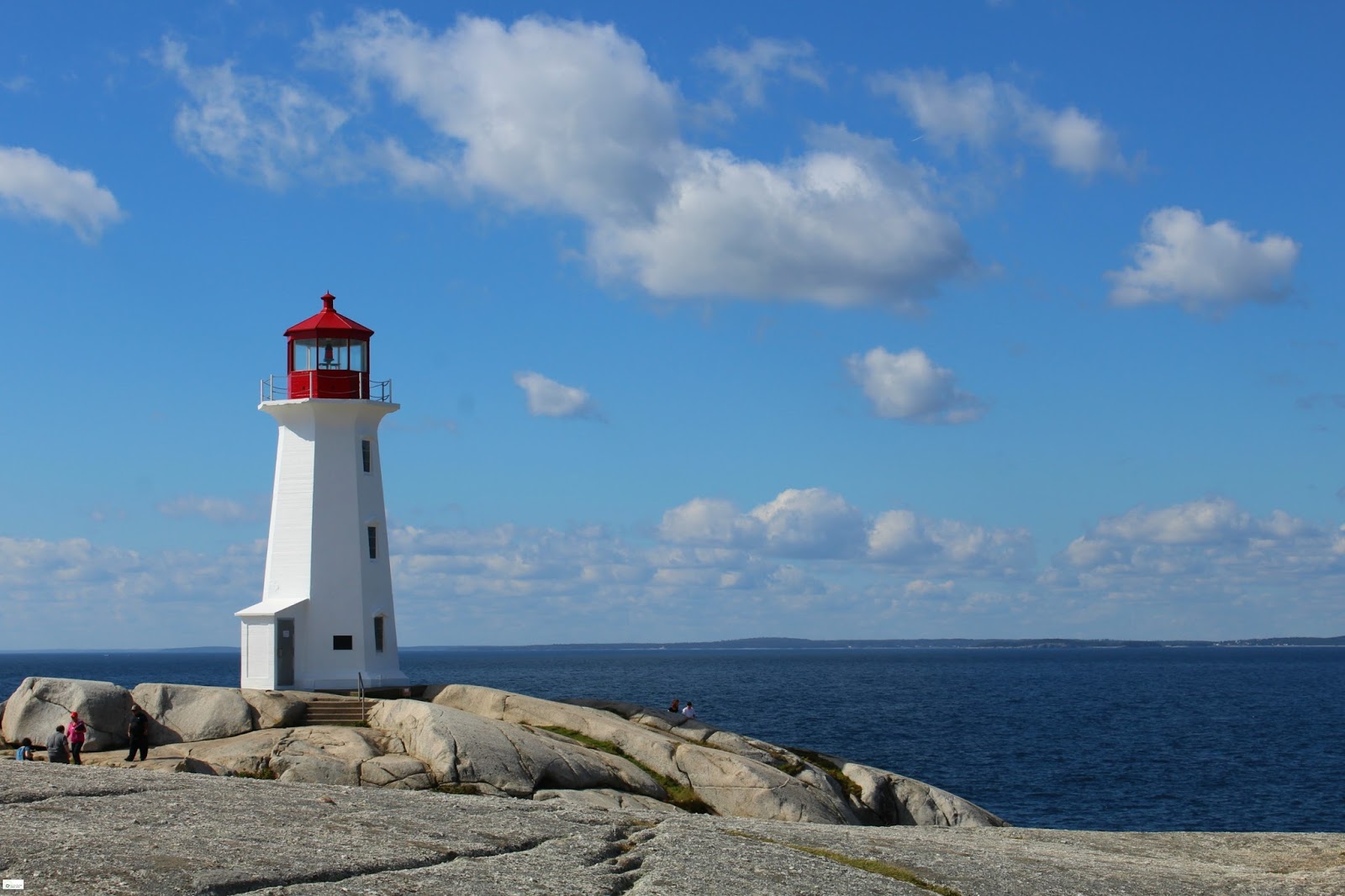 Peggy's Cove Lighthouse// Nova Scotia, Canada Caravan
