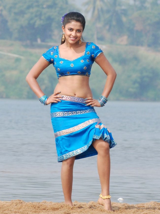 Actress Hot Stills Amala Paul Hot Navel Show Saree Photos
