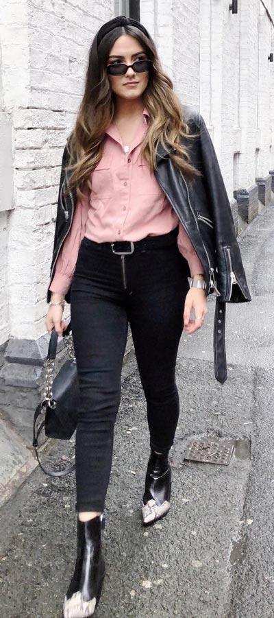 Want perfect jeans style? Check out these 30 Chic Casual Jeans Outfits that Never Go Out of Style. Find inspiration for skiny jeans outfit to highwaisted jeans, boyfriend jeans to flared jeans. Womens Jeans Fashion via Higiggle.com #jeans #denim #casual #casualoutfits