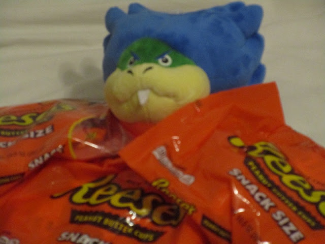 Ludwig Von Koopa plushie plush Reese's Peanut Butter Cups snack size bags Halloween