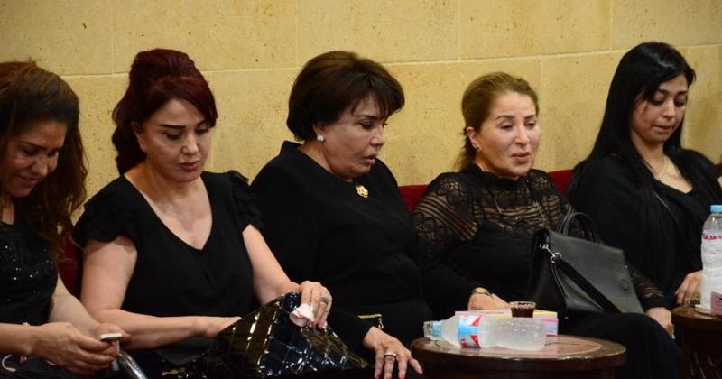 تفسير حلم رؤية العزاء في منزلك