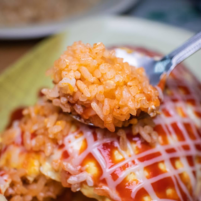 育樂街人氣炒飯,價格親民份量多的紅樓小館,還可以免費加飯! 育樂街人氣炒飯,價格親民份量多的紅樓小館,還可以免費加飯!