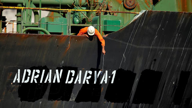 الناقلة الإيرانية أدريان داريا  تفرغ حمولتها في ميناء تركي 