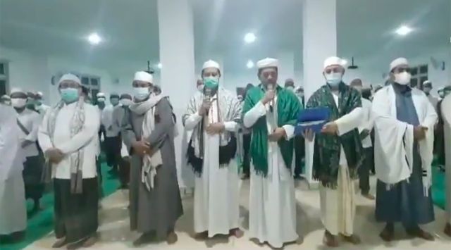 Ulama Banten Deklarasi Front Persatuan Islam, Siap Bela HR5 Ulama Banten Deklarasi Front Persatuan Islam, Siap Bela HR5