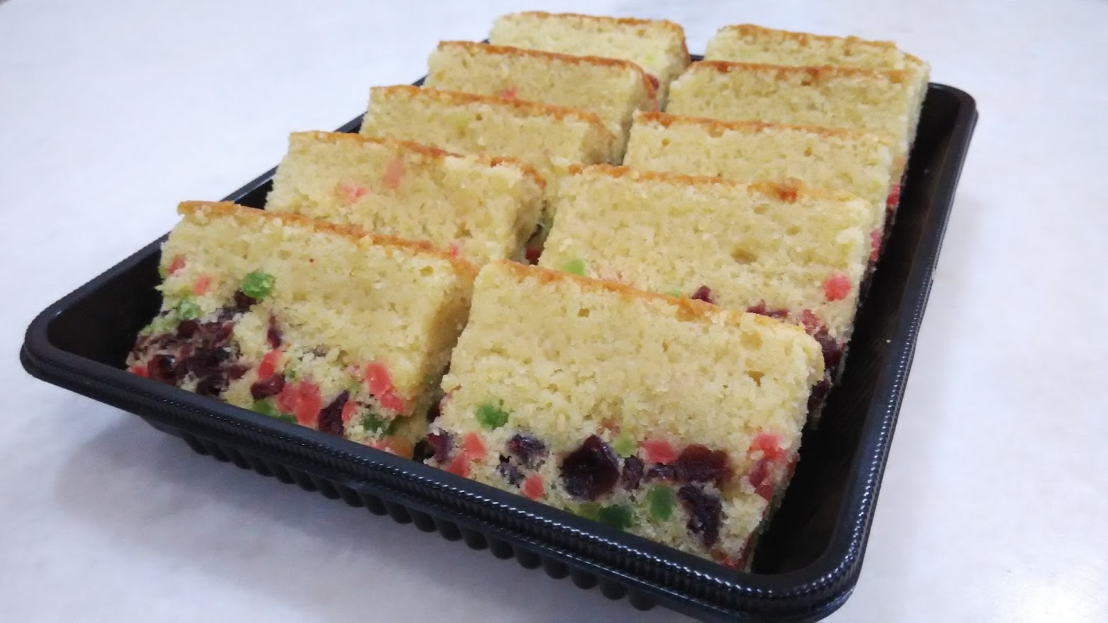 MIXED FRUIT BUTTER CAKES