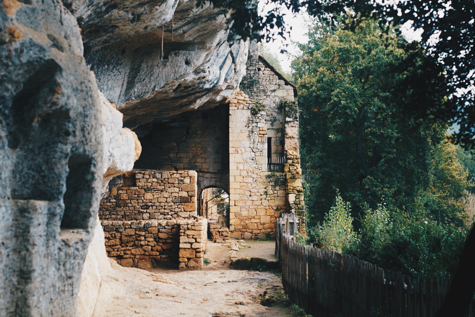 Le Village troglodytique de la Madelaine