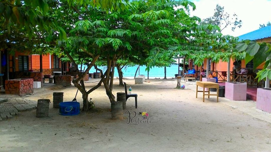 Chalet Ala Kampung Depan Pantai Teluk Senangin, Terbaik