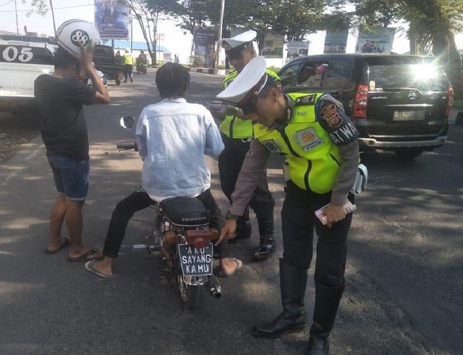 Modifikasi Plat Nomor Motor Yang Diperbolehkan
