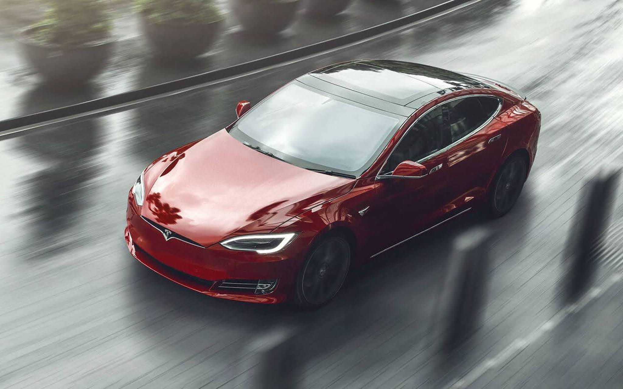 Tesla Model S Plaid bate recorde de carros de série em Nürburgring