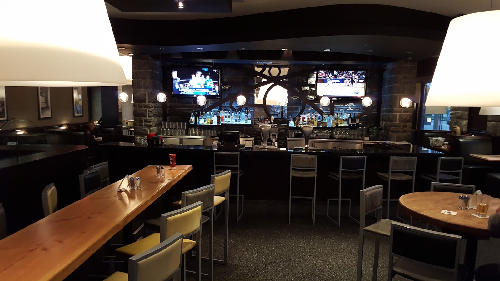 Jeeps Pubs Taverns and Bars Bar One (Denny's) Langley, British