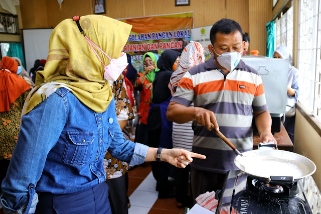 Kampanyekan Gemarikan, Kader PKK Ikuti Pelatihan Cara Olah Ikan 1 IMG 20210316 WA0234