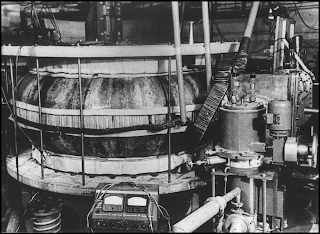 primeiro modelo de tokamak reator fusão nuclear