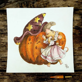 01-Magic-pumpkin-and-joyful-mouse-Tatyana-Romanova-www-designstack-co