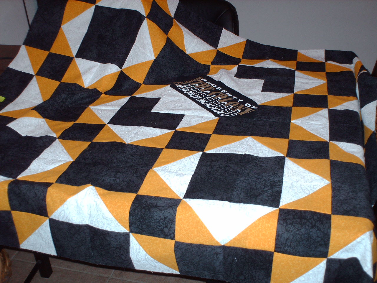 catstaffquilting Black and Gold