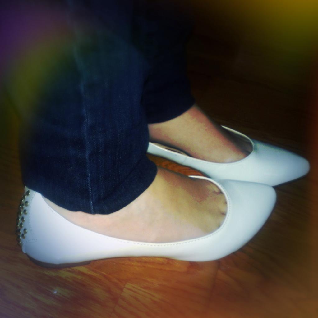 studded pointed flat shoes