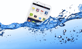 Cara Menangani Handphone Yang Terkena Air