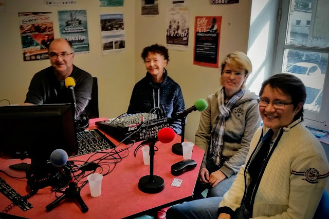 à la radio