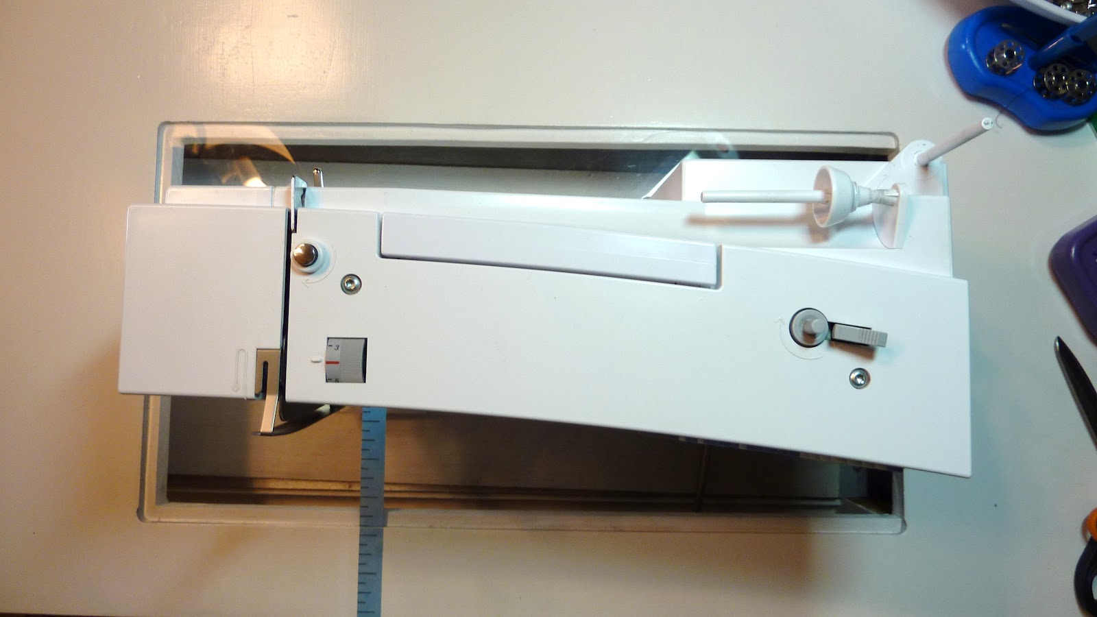 Busy Bee No. 16 Make your own Sewing Machine Table