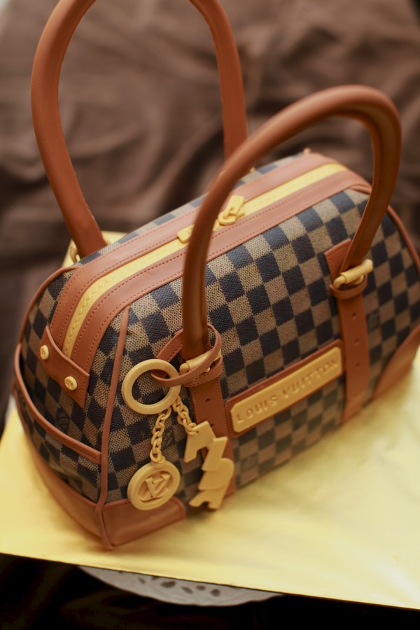 Louis Vuitton Bag Cake Tutorial - masam manis