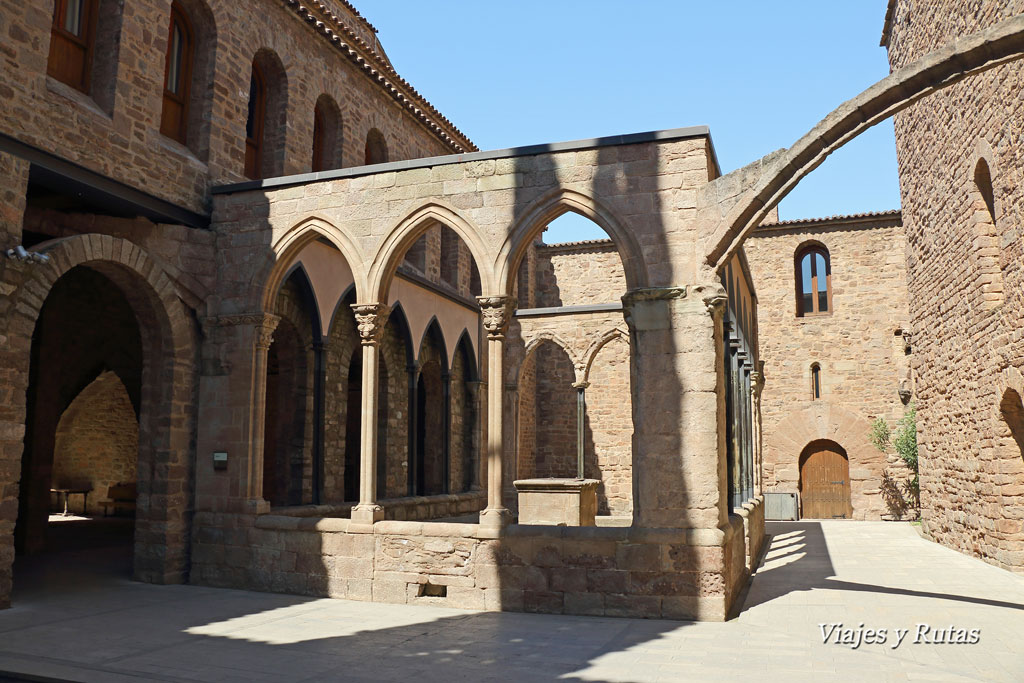 Sala de los arcos del castillo de Cardona, Barcelona