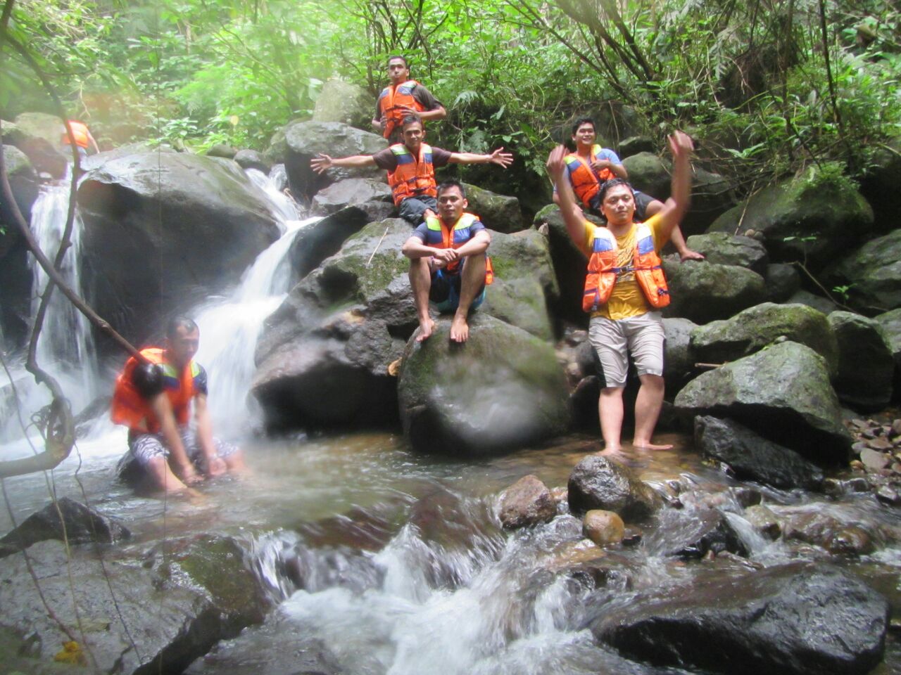 Wisata Curug Naga, Megamendung ~ Tugas Softskill