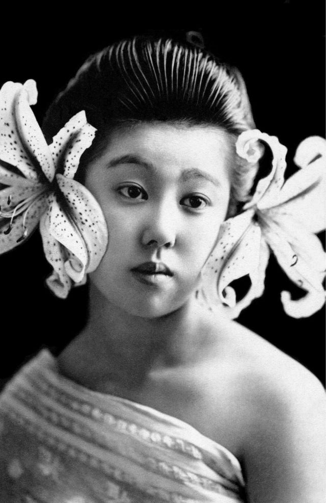 Beautiful Old Photos of Geisha and Maiko During Meiji Era  1890s 1910s - 88